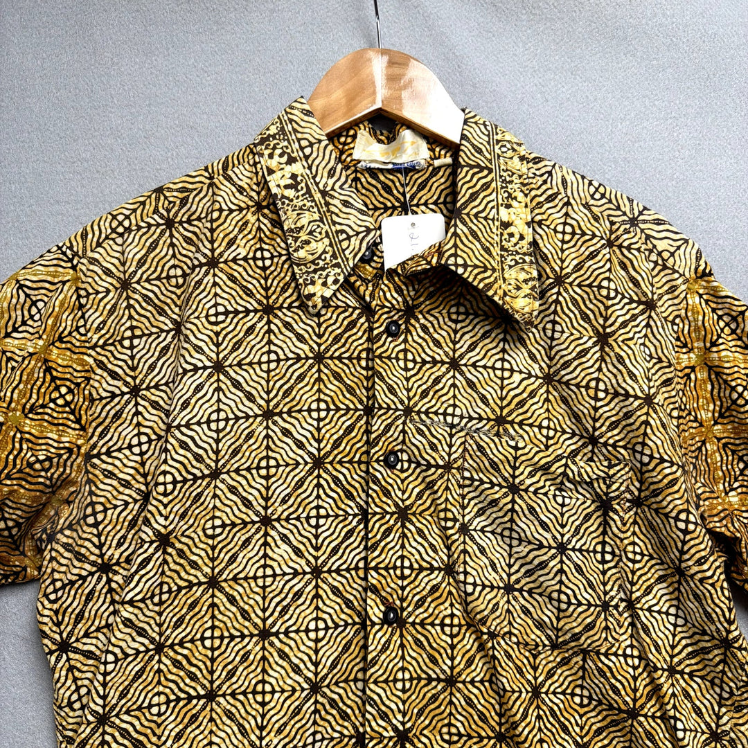 Vintage 1970s Java Batik Button Down Shirt Size Medium