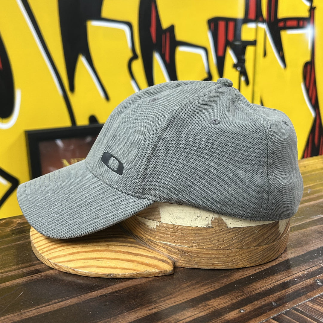 Oakley Vintage Gray Flexfit Hat 2000s