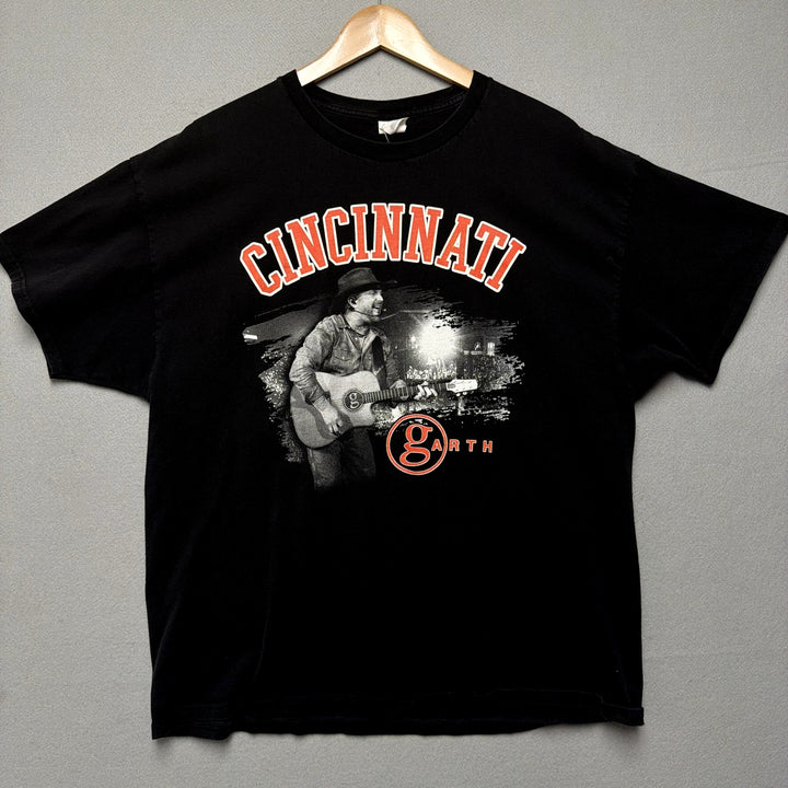 Garth Brooks Cincinatti Stadium Tour Shirt Size XL