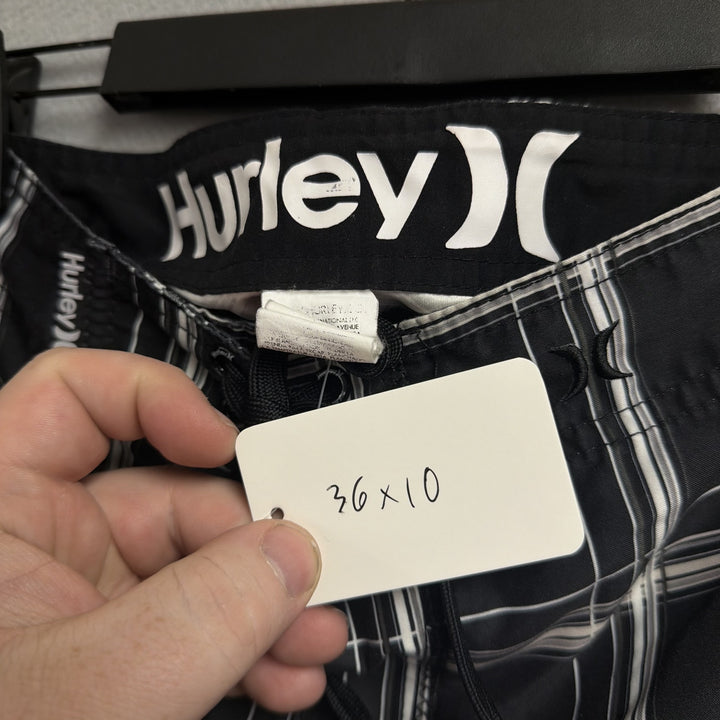 Hurley Plaid Y2K Board Shorts Size 36