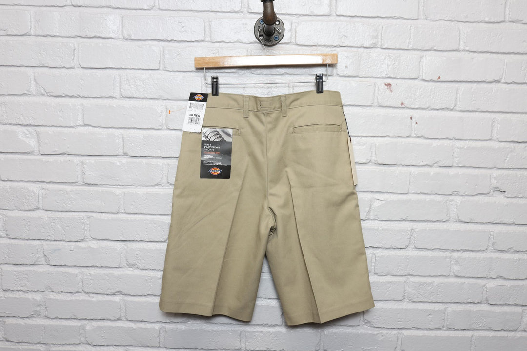 2000s YOUTH dickies khaki shorts size 33/7.25