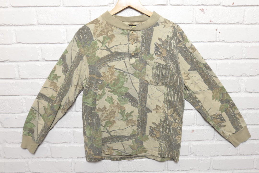 Sasquatch Realtree Camo Vintage LS Henley T Shirt 90s Medium