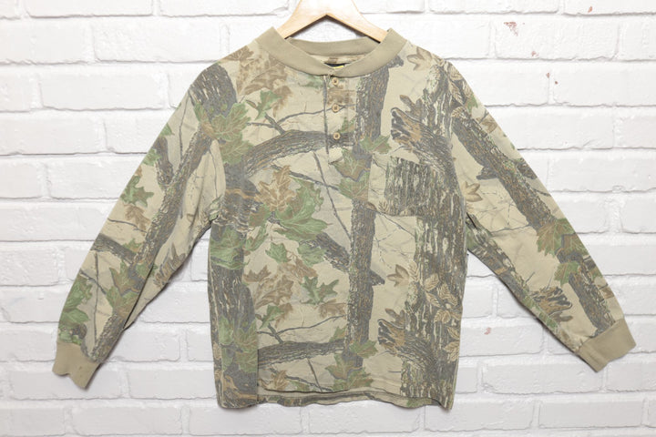 Sasquatch Realtree Camo Vintage LS Henley T Shirt 90s Medium