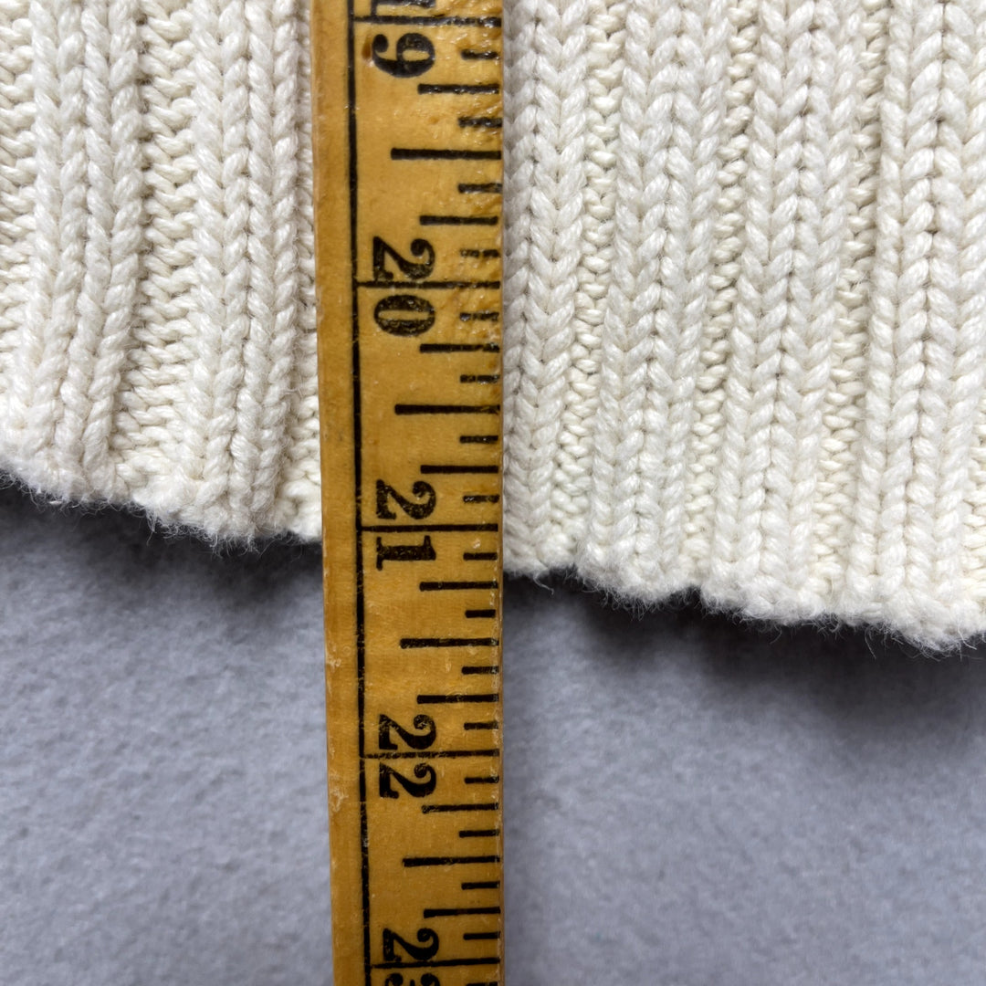 90's Women's Chelsea Studio White Vertical Knit Sweater Size M