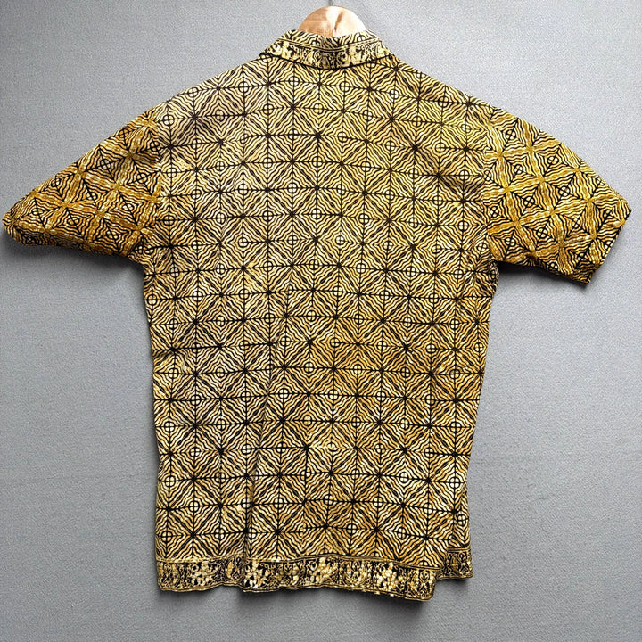 Vintage 1970s Java Batik Button Down Shirt Size Medium