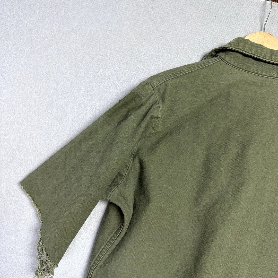 Vintage US Army 1972 OG 107  Button Down Shirt Size Large