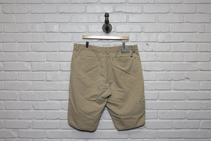 2000s levis silvertab khaki shorts size 40/14
