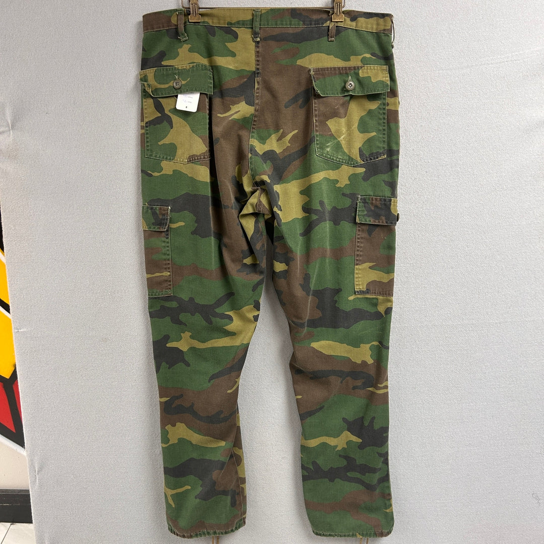 Vintage Woodland Camo Cargo Pants Size 40X32