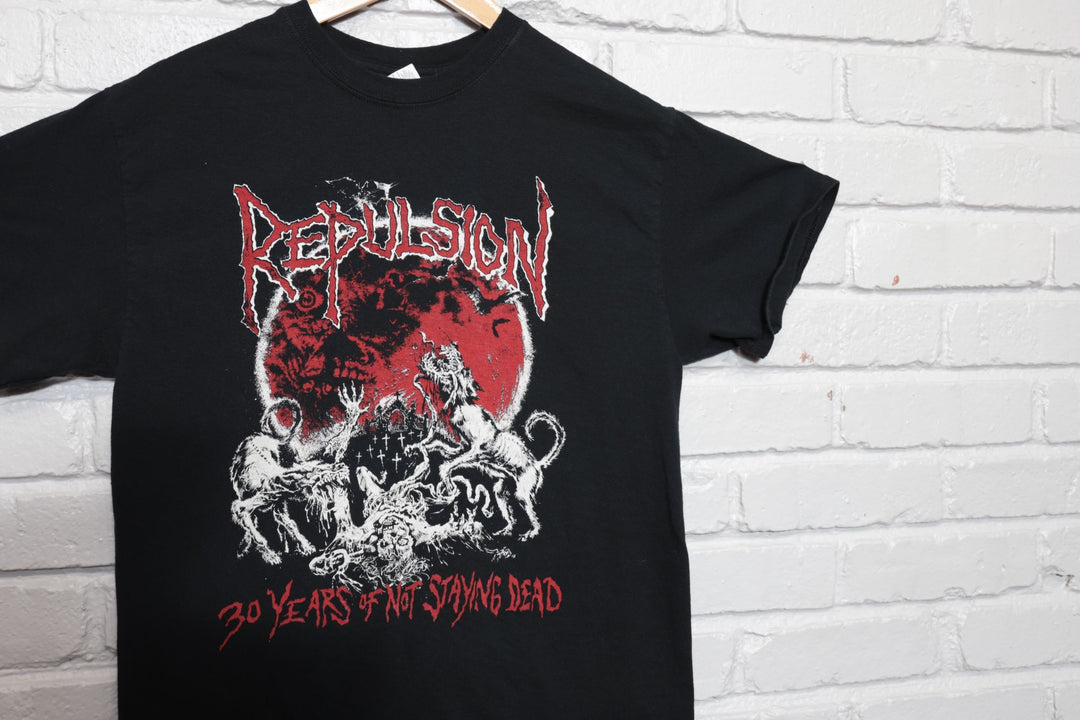 2010s repulsion 30 years of not staying dead tee shirt size medium