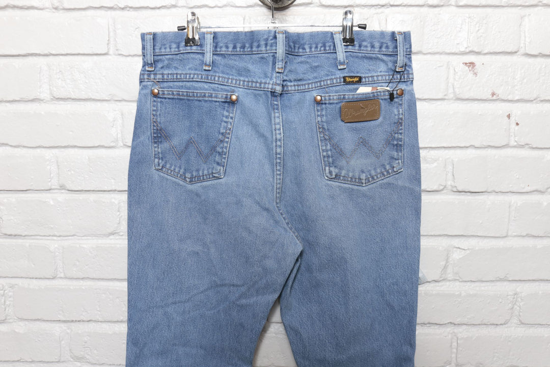 2000s Vintage Wrangler 936DEN Faded Jeans Size 34/31