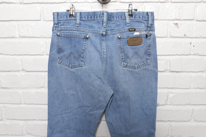 2000s Vintage Wrangler 936DEN Faded Jeans Size 34/31