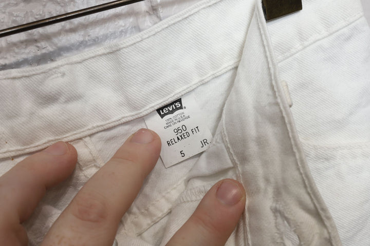 90s Vintage Levi's 950 Button Fly Shorts Size 27/3.5