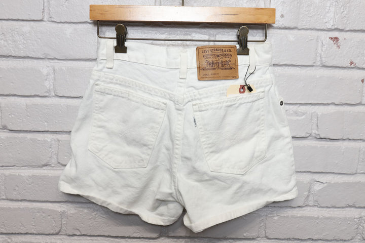 90s Vintage Levi's 950 Button Fly Shorts Size 27/3.5
