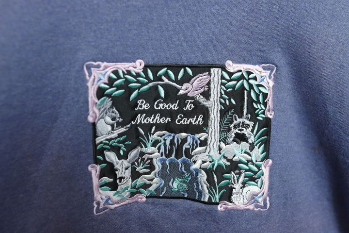 Be Good to Mother Earth Vintage Sweatshirt Medium 90s